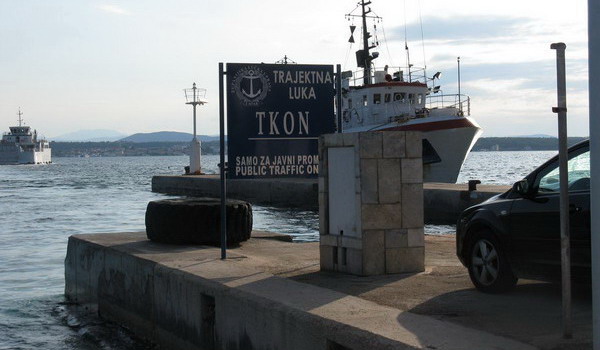 Trajektna luka - Tkon na otoku Pašmanu